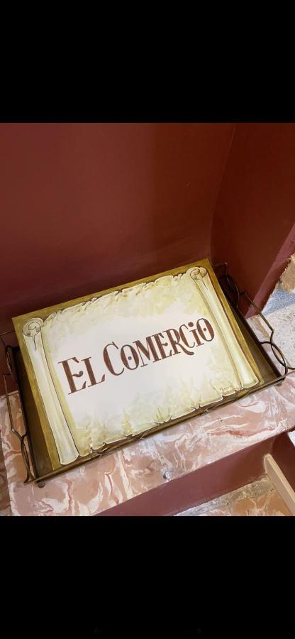 El Comercio Villarejo del Valle Buitenkant foto